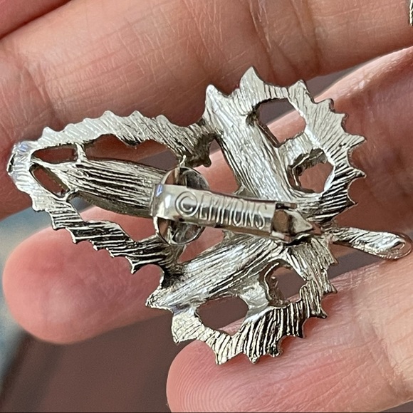 Emmons signed blue crystal glass silver tone clip on earrings - Picture 5 of 9